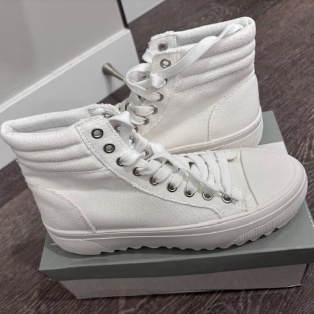 NWT High Top Platform (Women’s) (US 7) WHITE Lugged Lace-Up Sneaker in BOX - Picture 8 of 9